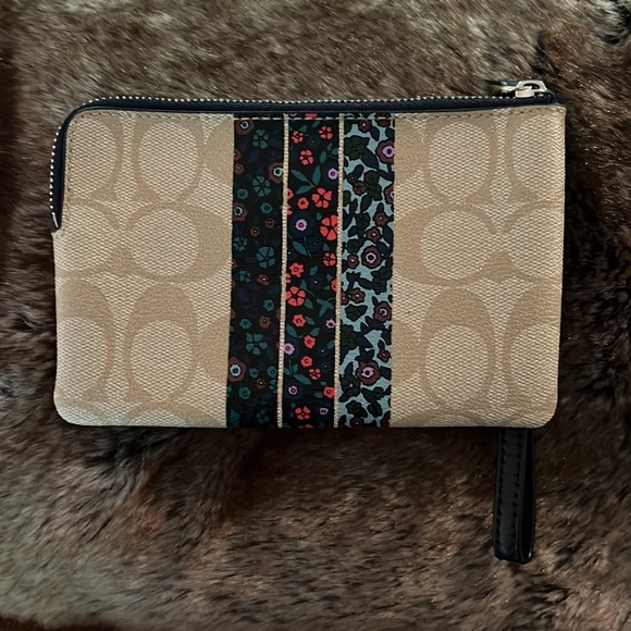 Coach Women’s Wristlet - Picture 2 of 3